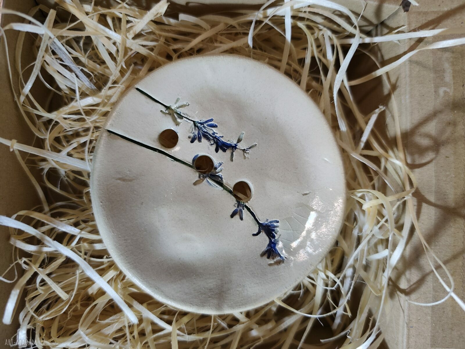 Ręcznie robiona mydelniczka ceramiczna z naturalnym wykończeniem - prezent na Boże Narodzenie