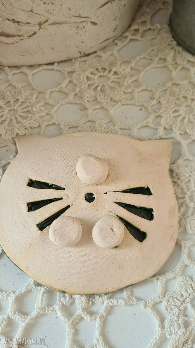Zielona mydelniczka ceramiczna - błyszcząca ozdoba do łazienki od Wolnej Chwili