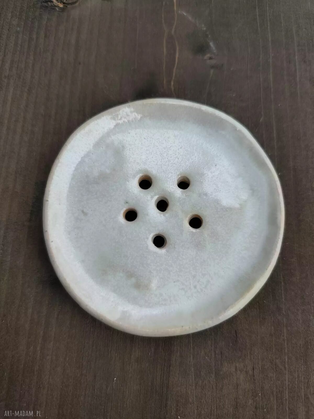 Okrągła mydelniczka ceramiczna w perłowym odcieniu
