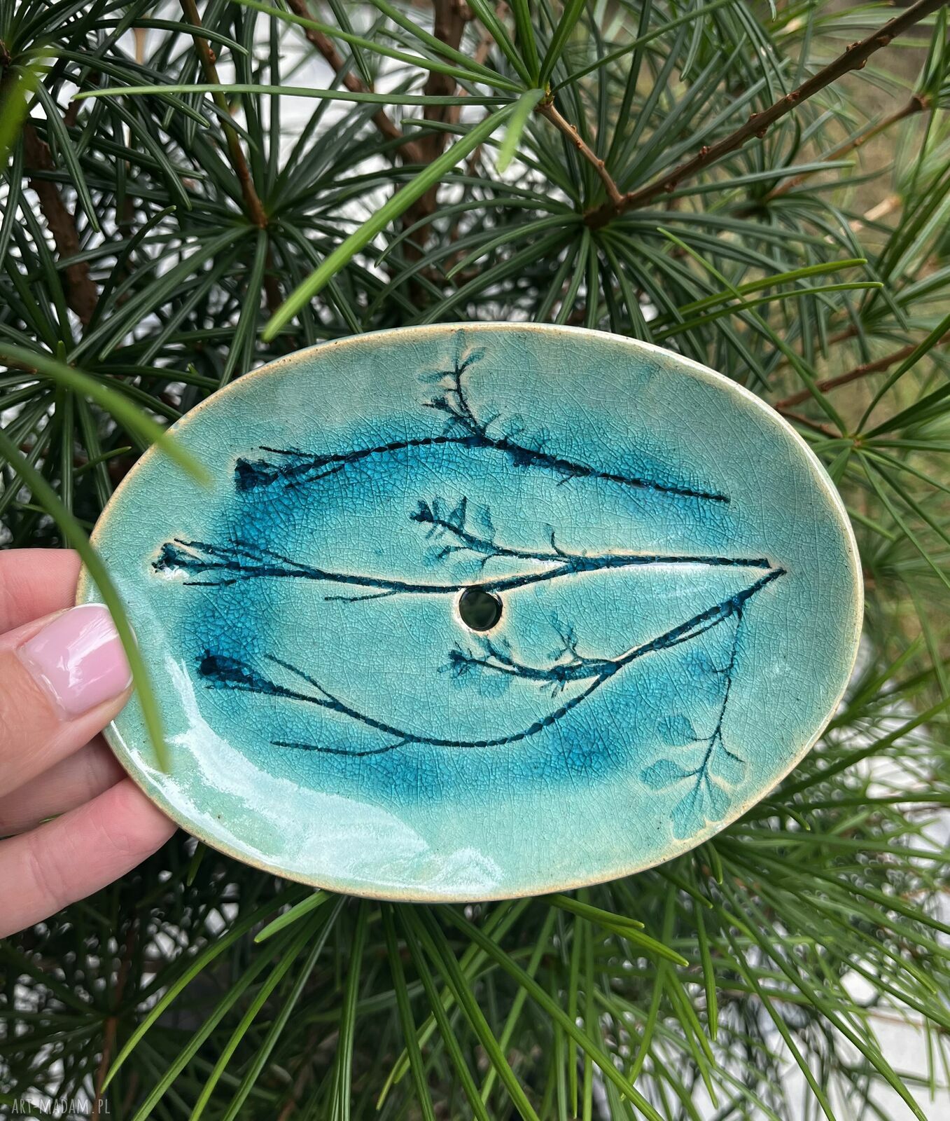 Turkusowa ceramiczna mydelniczka z motywem gałązek
