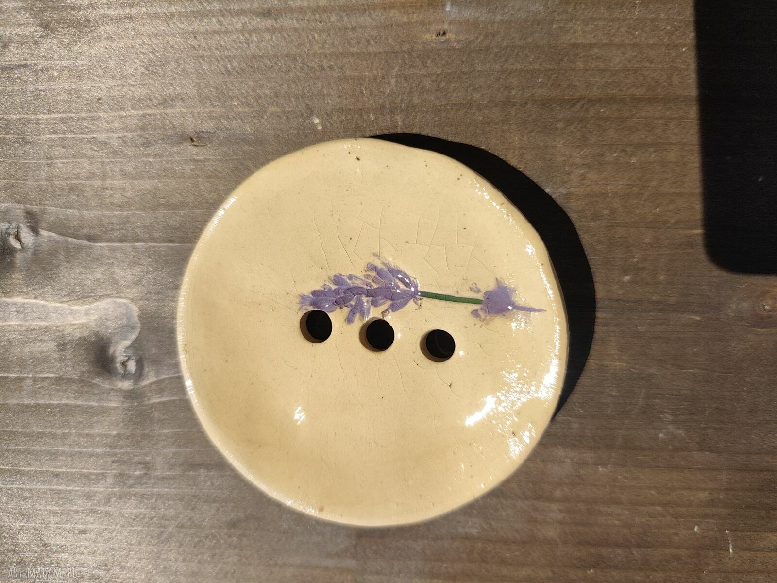 Ceramiczna mydelniczka z lawendą do łazienki