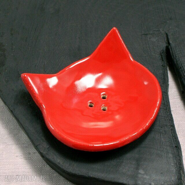 Mydelniczka ceramiczna kot w intensywnej czerwieni