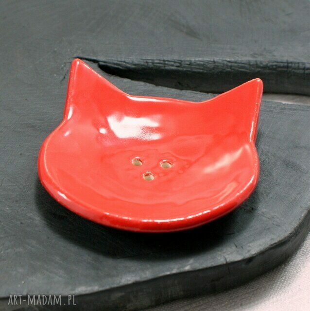 Mydelniczka ceramiczna kot w intensywnej czerwieni