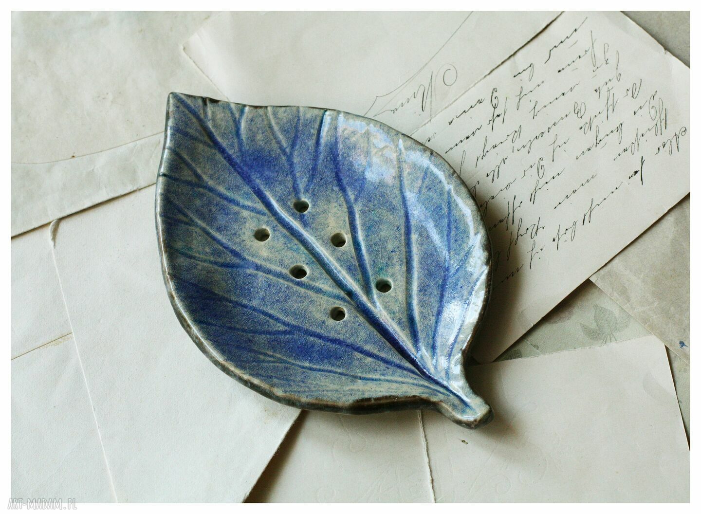 Mydelniczka ceramiczna Liść - błękit holenderski (handmade)