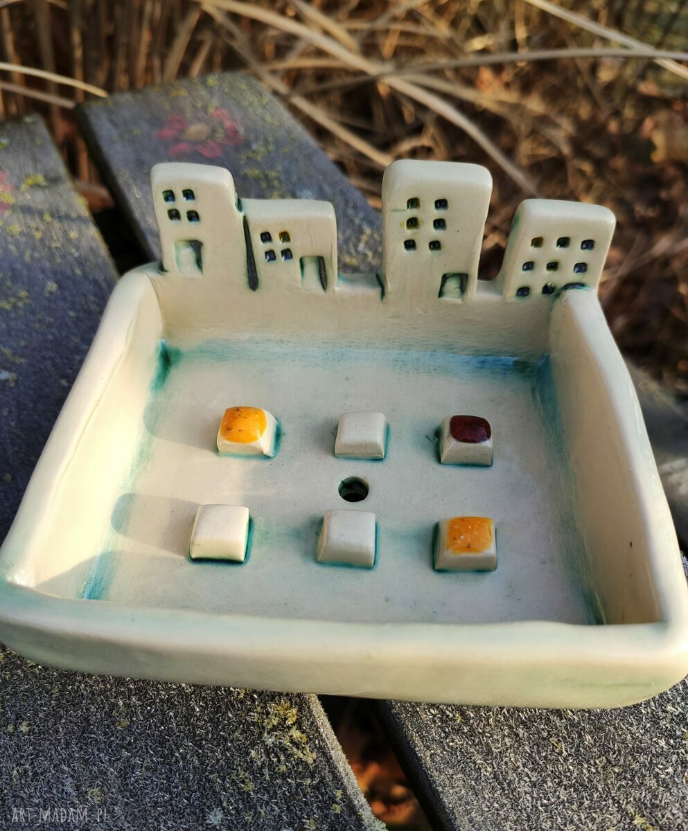 Mydelniczka ceramiczna „Miasto” - ecru, rękodzieło Enio Art