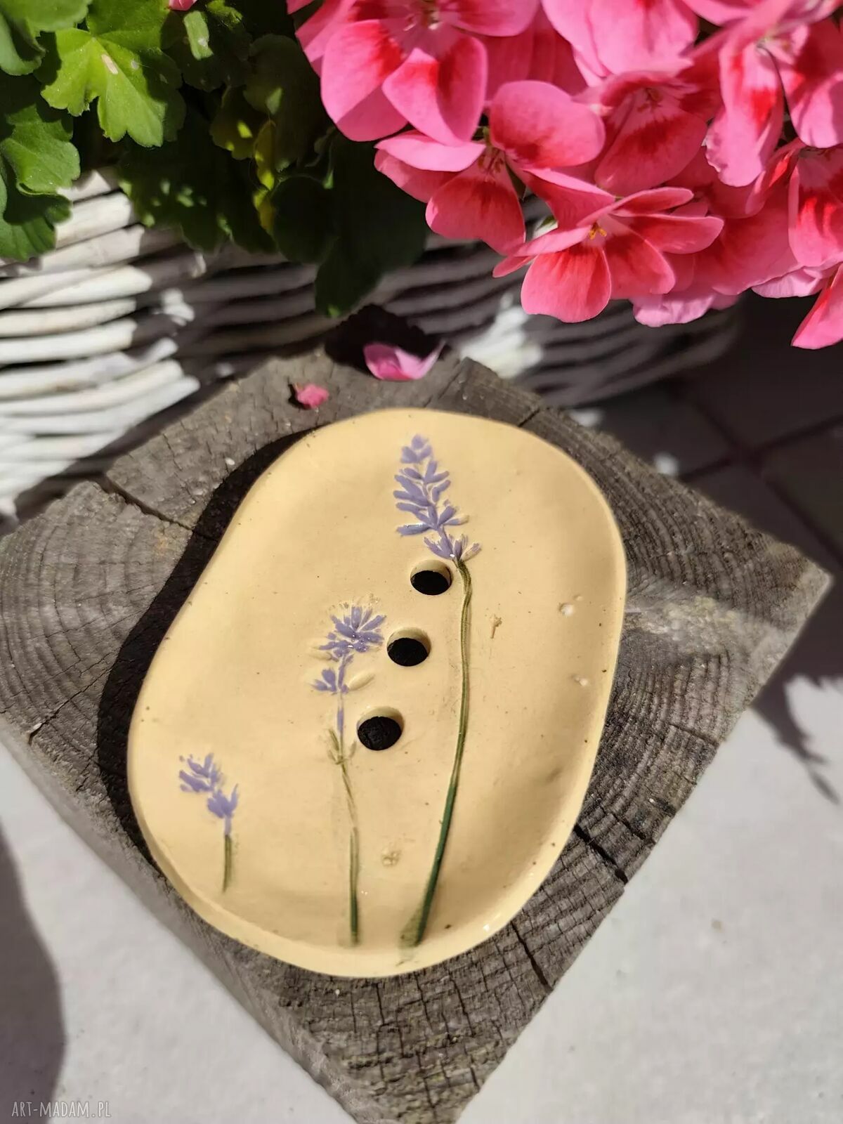 Ceramiczna mydelniczka z motywem lawendy