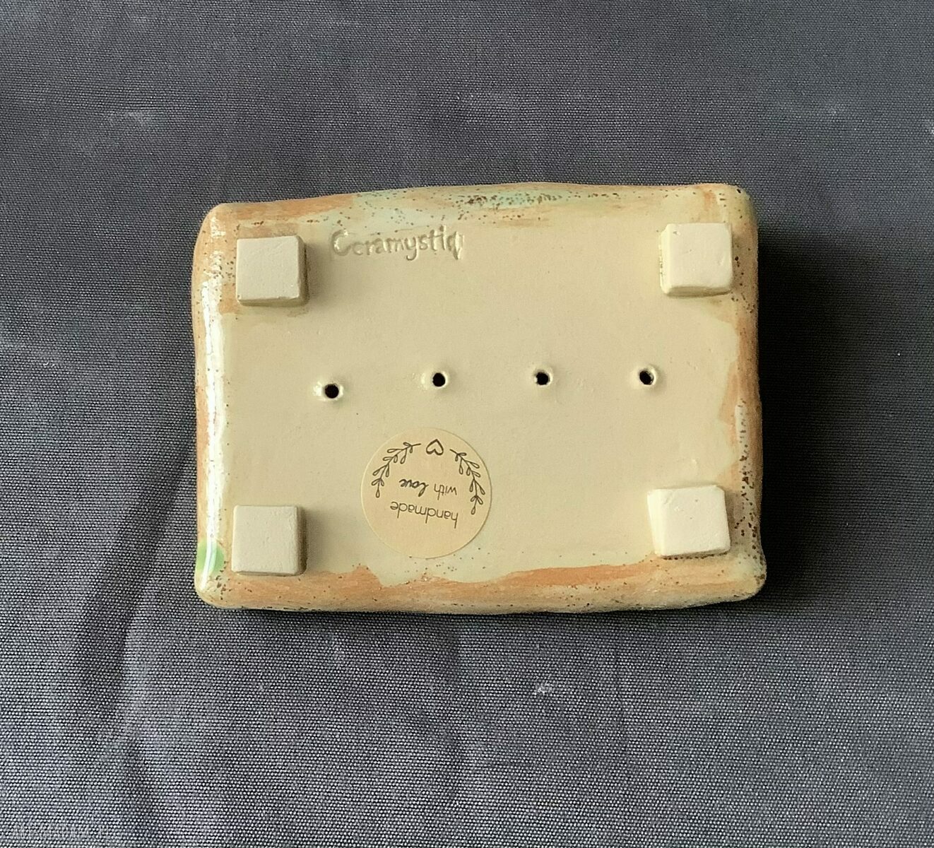 Mydelniczka ceramiczna „Ogród” - kwiaty w Twojej łazience