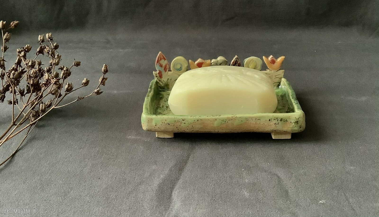 Mydelniczka ceramiczna „Ogród” - kwiaty w Twojej łazience