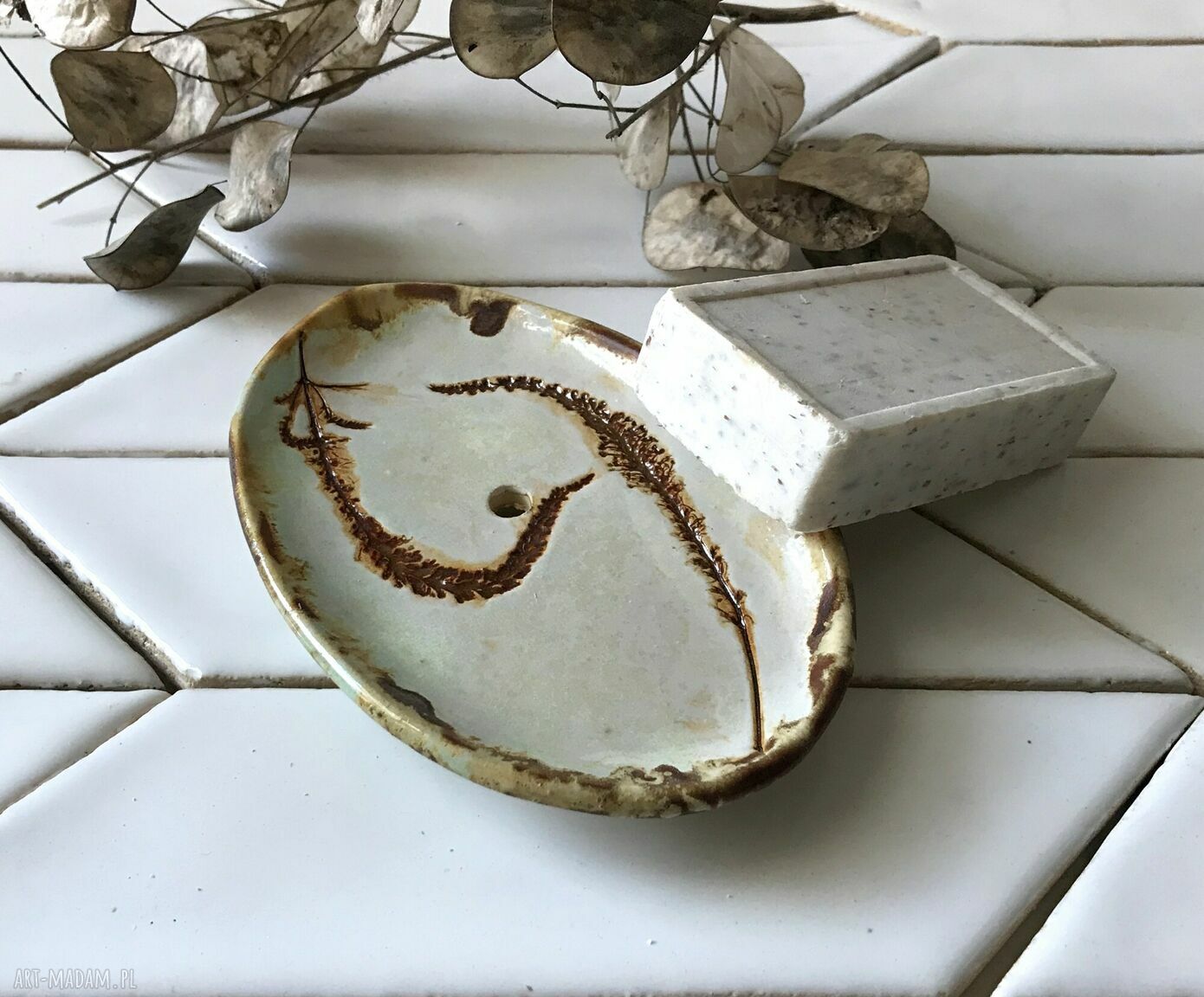 Mydelniczka ceramiczna "Pokryte rdzą" z motywem roślinnym