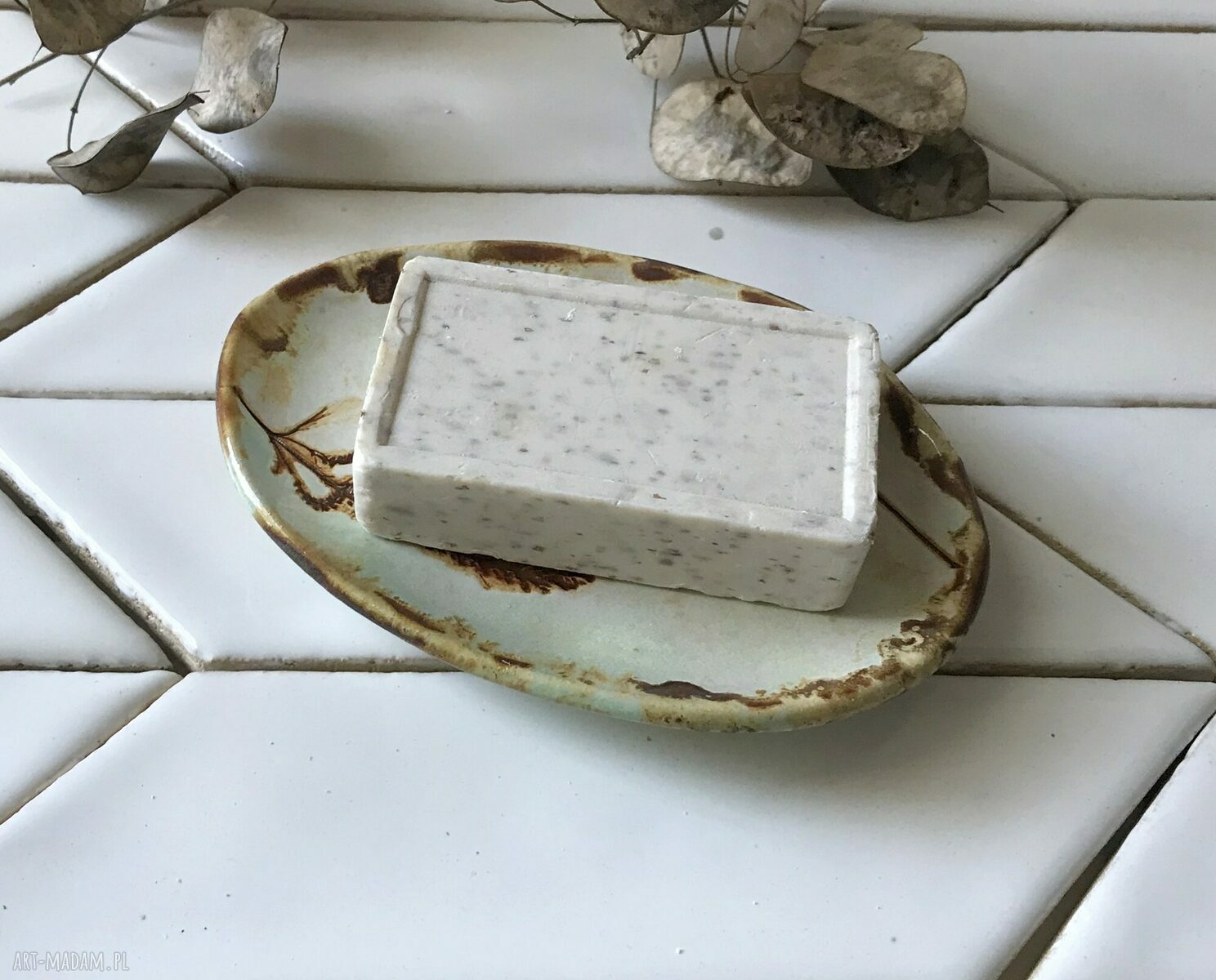 Mydelniczka ceramiczna "Pokryte rdzą" z motywem roślinnym