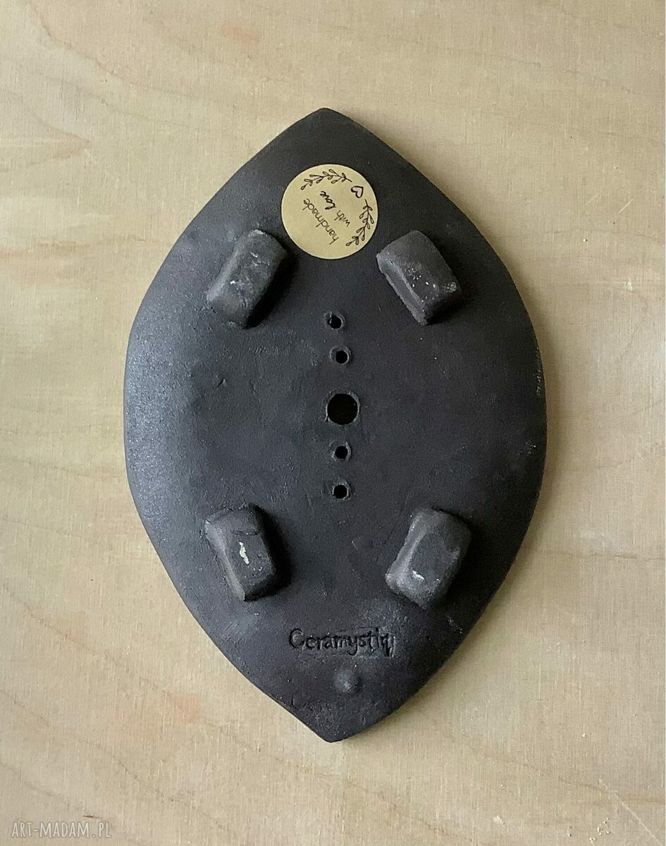 Mydelniczka Saute - ręcznie robiona z ciemnej gliny, czarna ceramiczna
