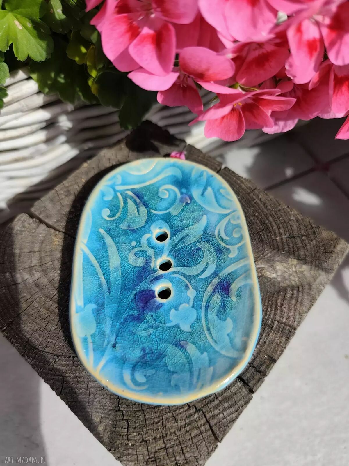 Turkusowa mydelniczka ceramiczna z romantycznym wzorem