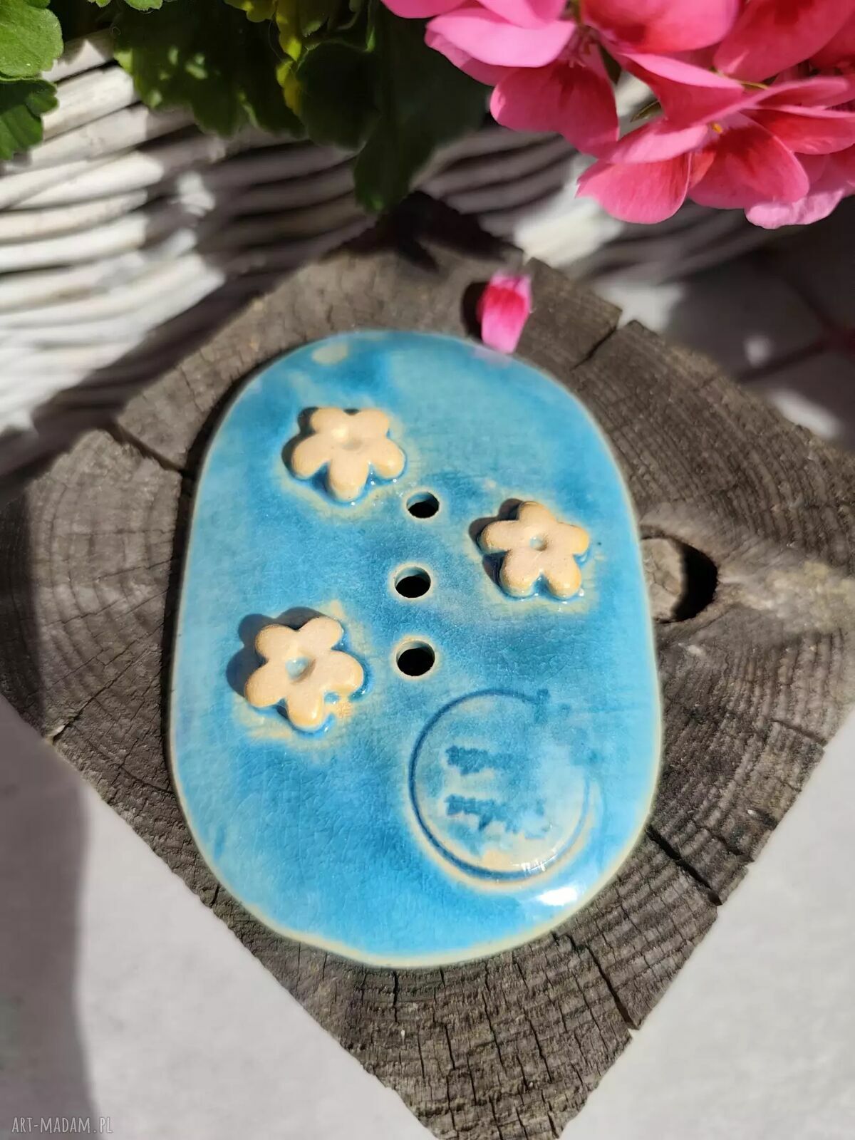 Turkusowa mydelniczka ceramiczna z romantycznym wzorem