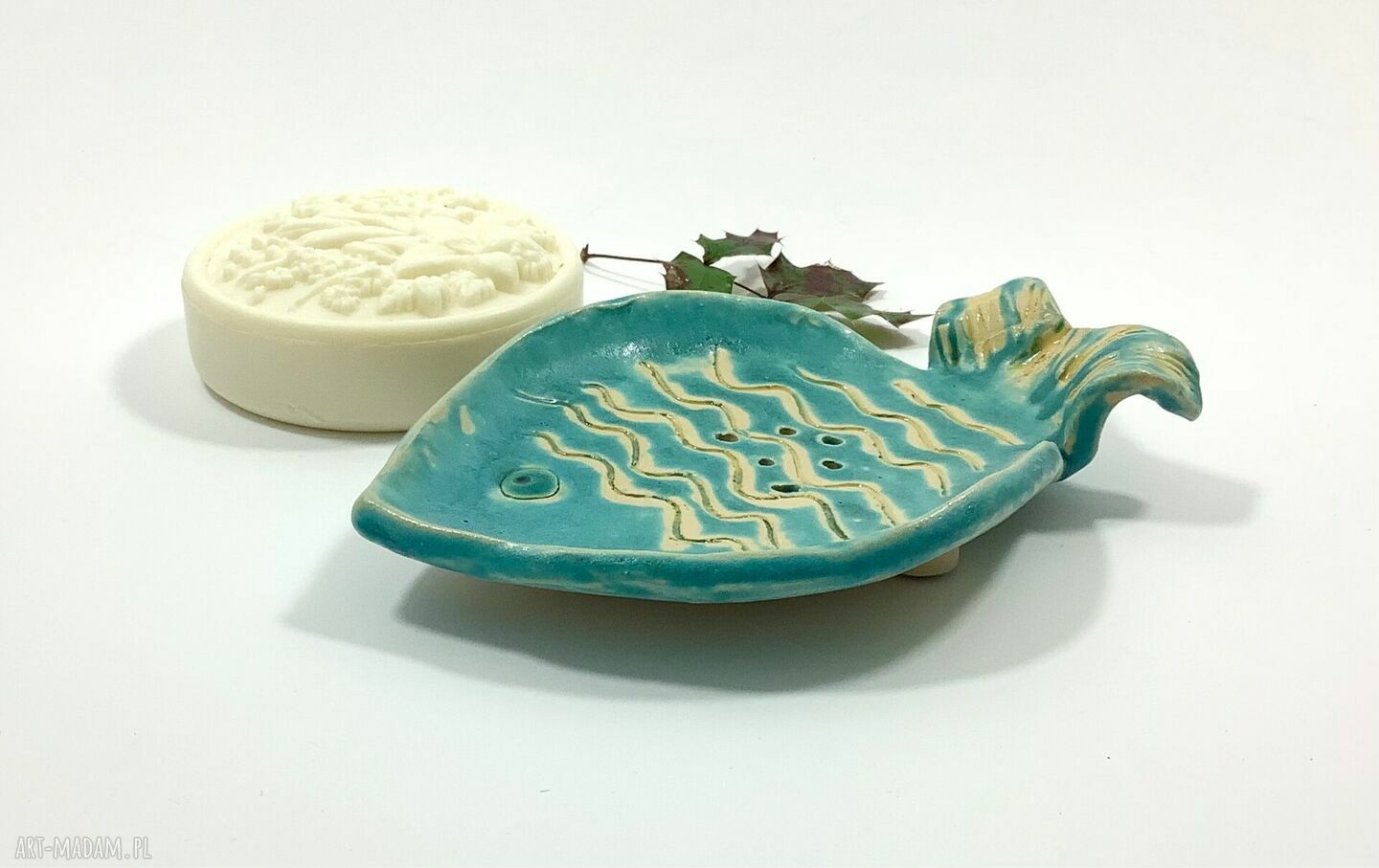 Mydelniczka ceramiczna „Turkusowa ryba” - ręcznie szkliwiona do łazienki