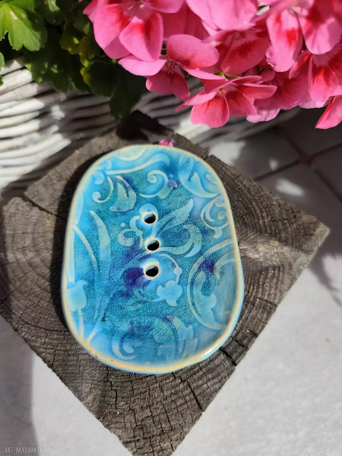 Turkusowa mydelniczka ceramiczna z romantycznym wzorem