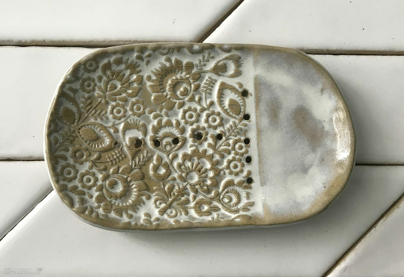 Mydelniczka White
