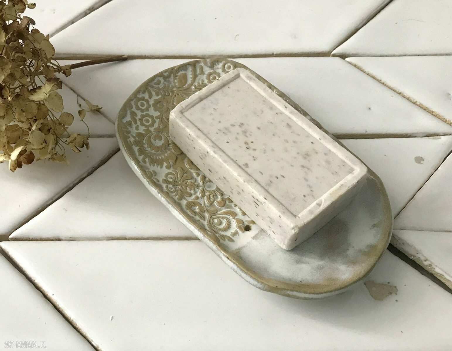 Mydelniczka White