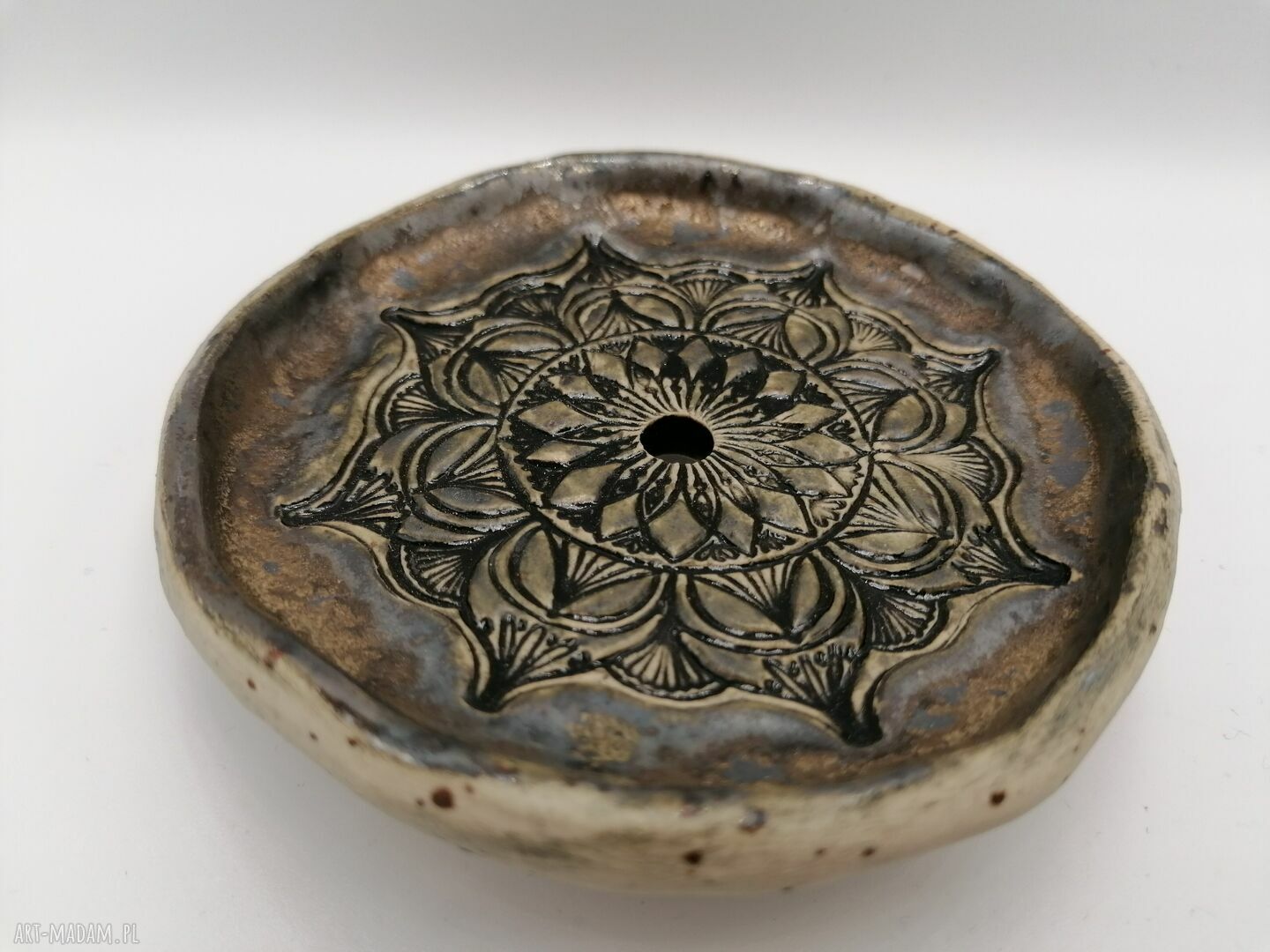 Mydelniczka 7 z gliny szamotowej - ceramika handmade z odpływem i nóżkami