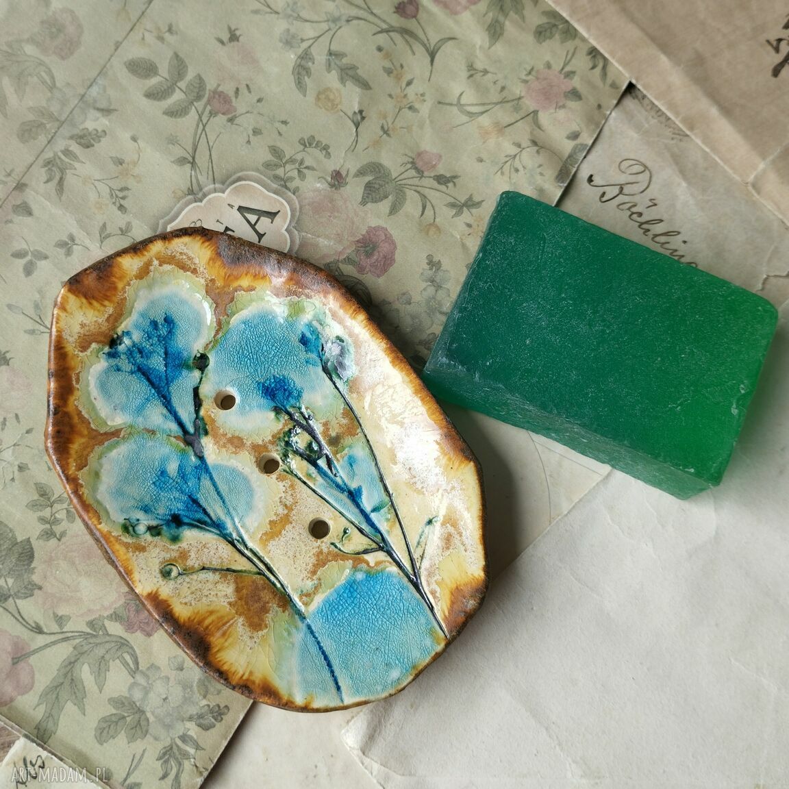 Mydelniczka ceramiczna z organicznym wzorem