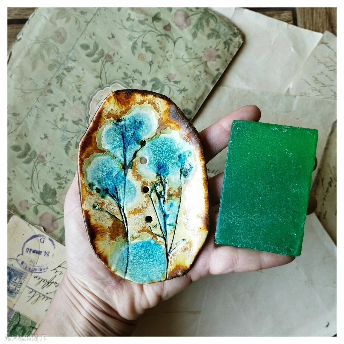 Mydelniczka ceramiczna z organicznym wzorem