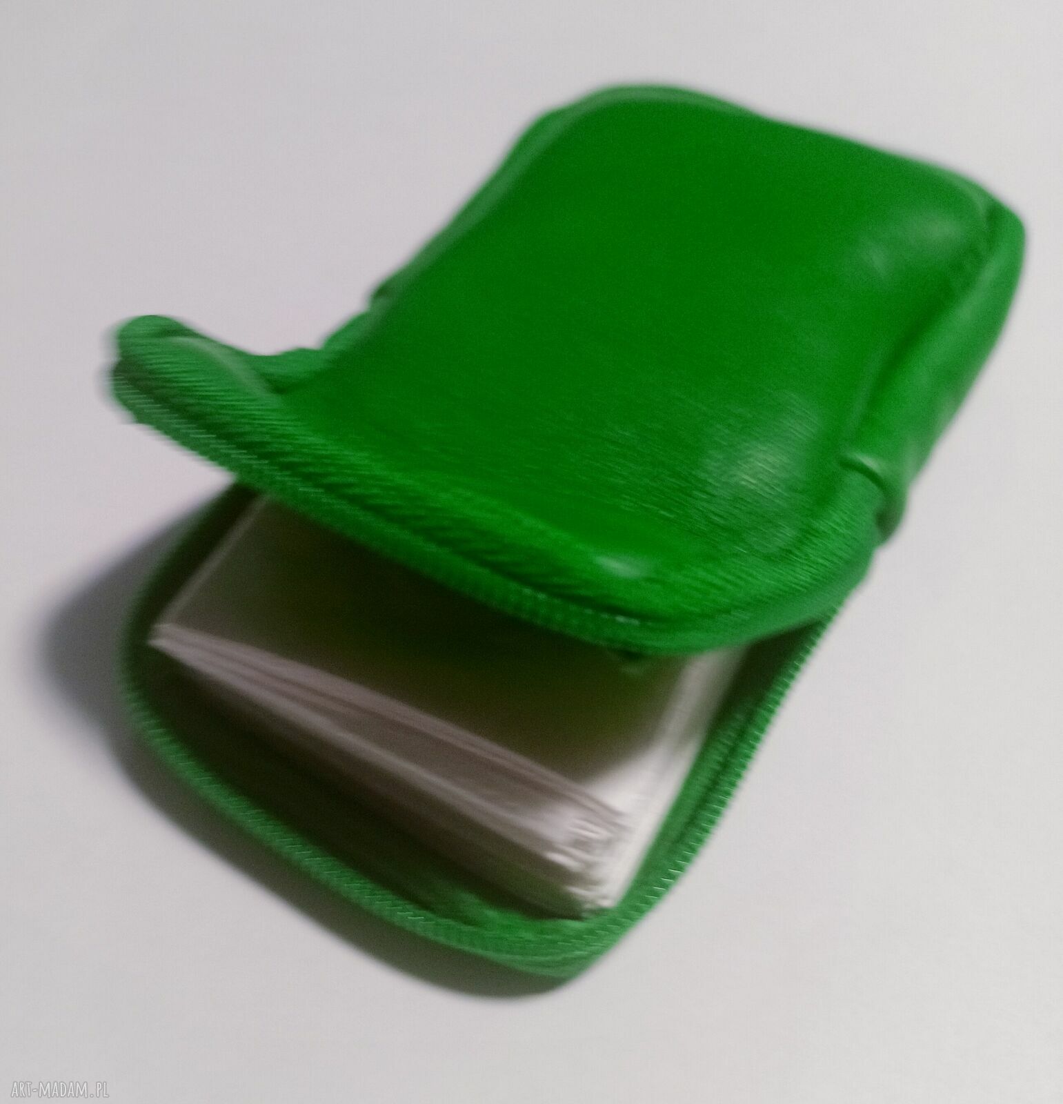 Skórzane etui na chusteczki - soczysta zieleń z zamkiem YKK