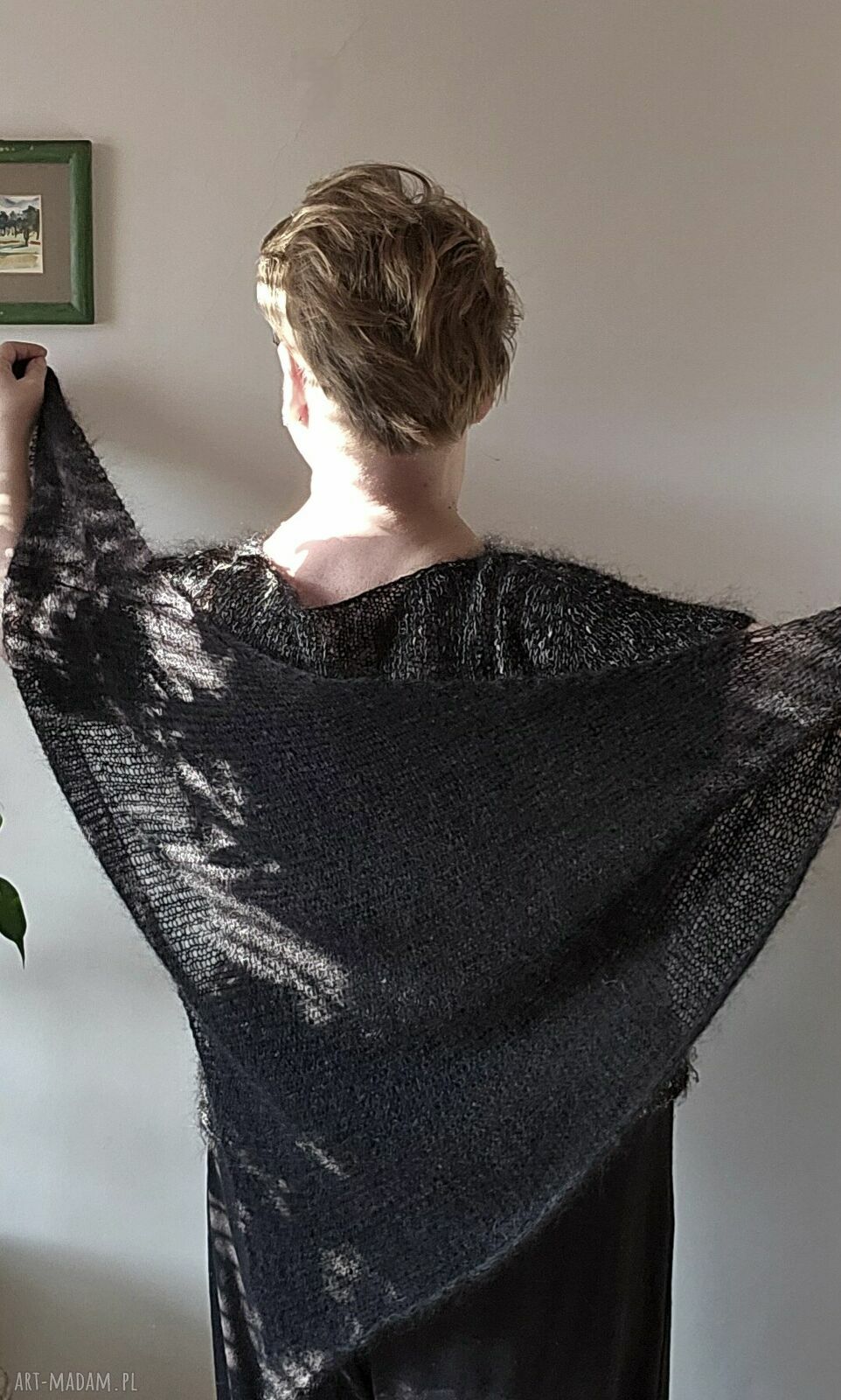 Chusta Mgła na prezent szal z mohair luxe robiony na drutach na Dzień Matki