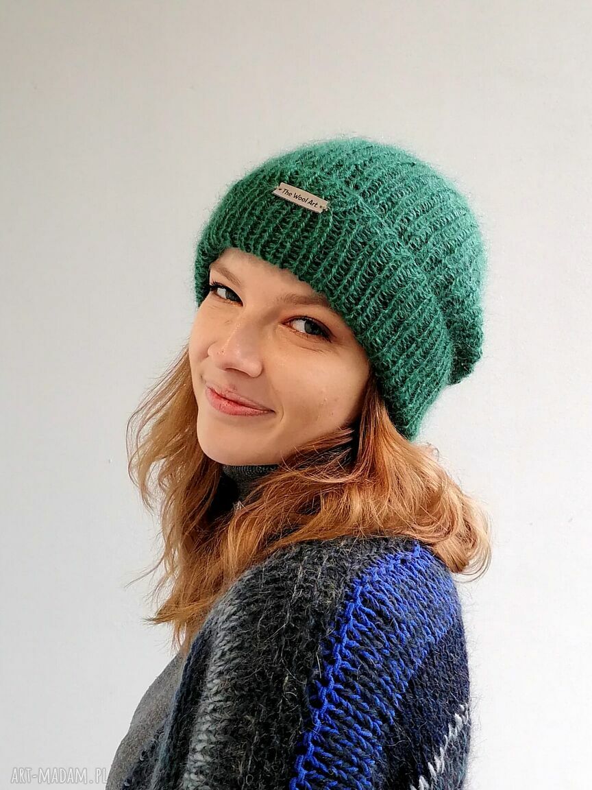 Lekka czapka na drutach z mohair zielona (52 58 cm)