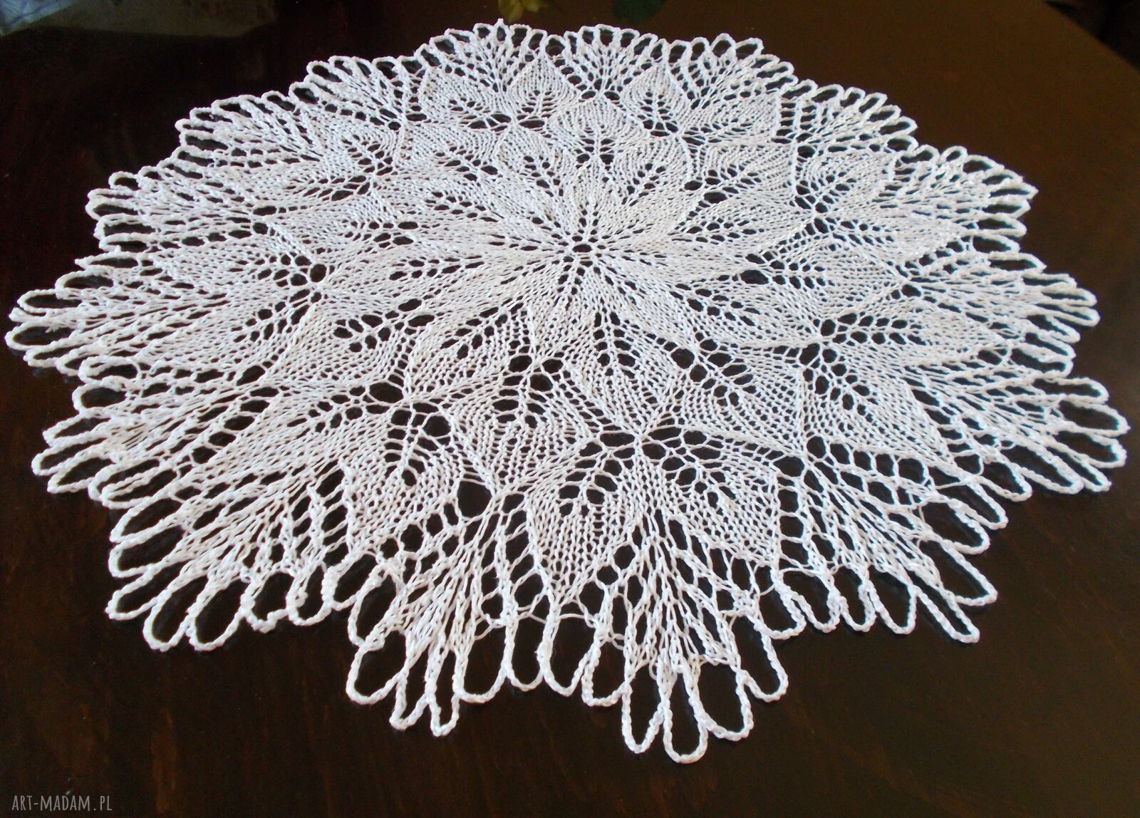 Biały obrus na drutach 85 cm - koronka z efektem 3D