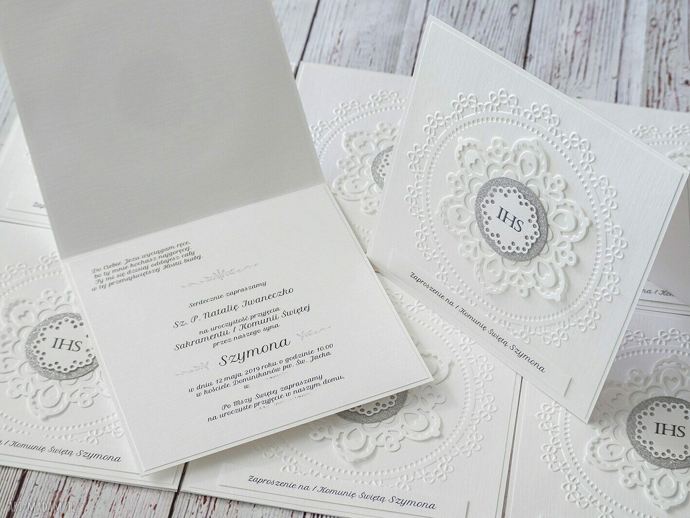 Zaproszenia na I Komunię Świętą - białe tłoczone, eleganckie (7 szt.)