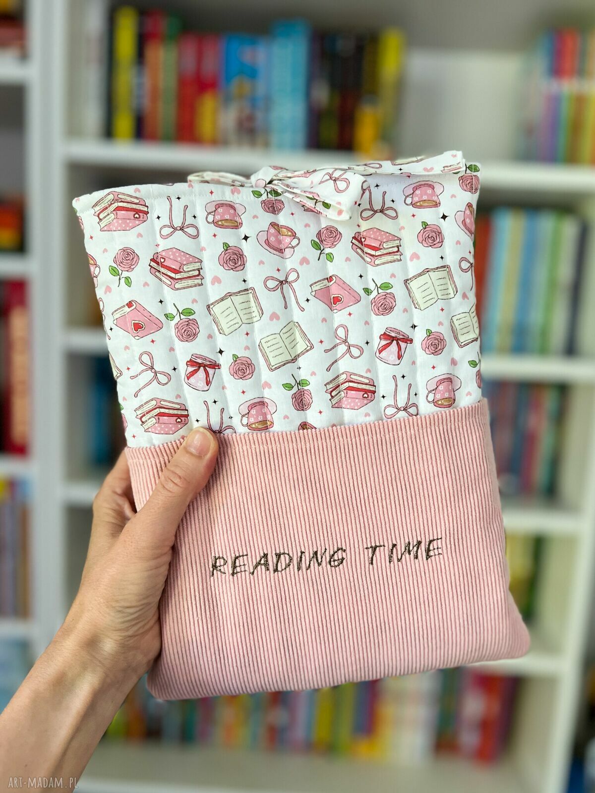 Etui na książkę - wakacyjny ochraniacz z haftem „Reading time”