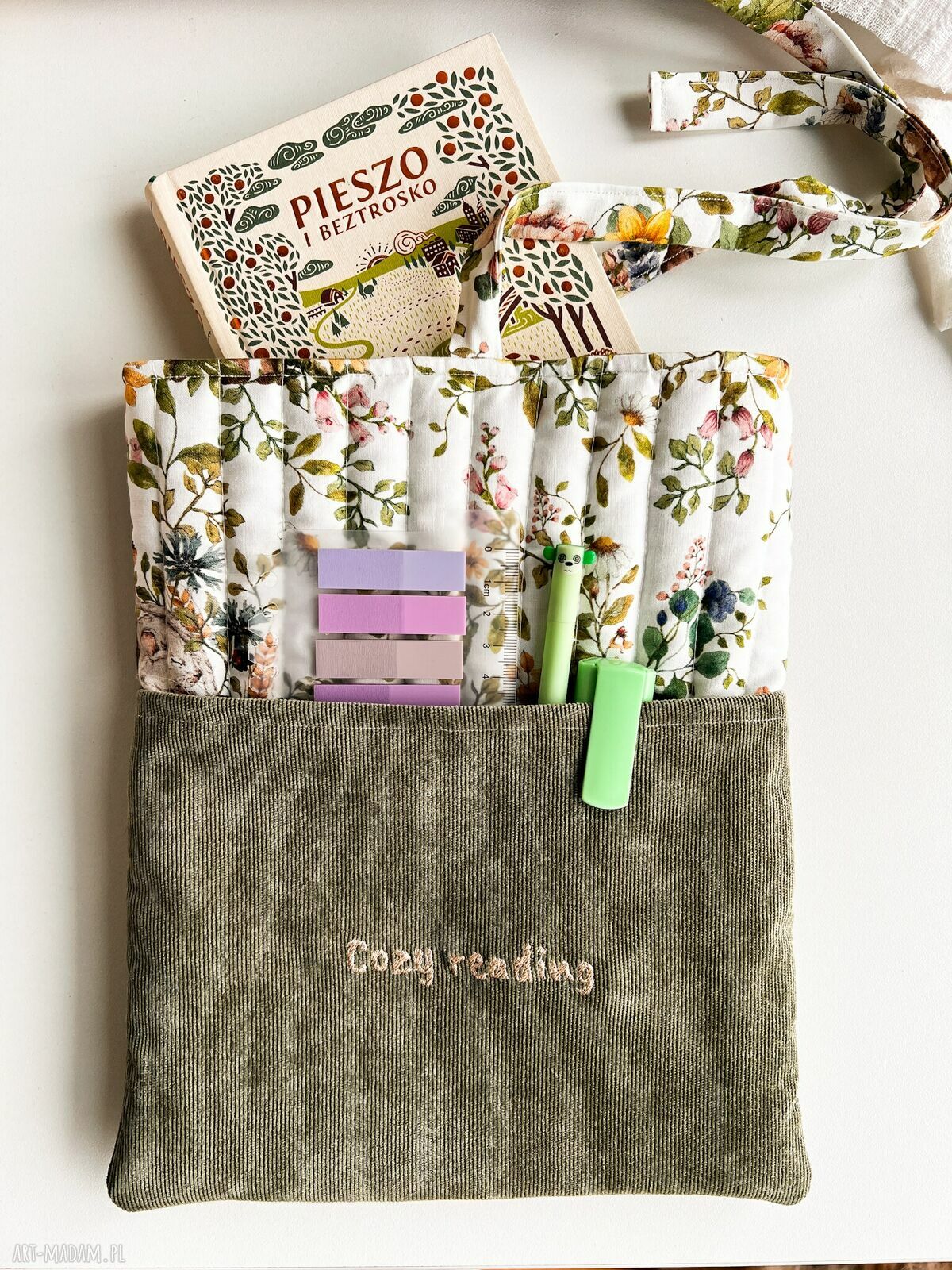 Etui na książkę Cozy reading - pokrowiec z haftem „Books & coffee”