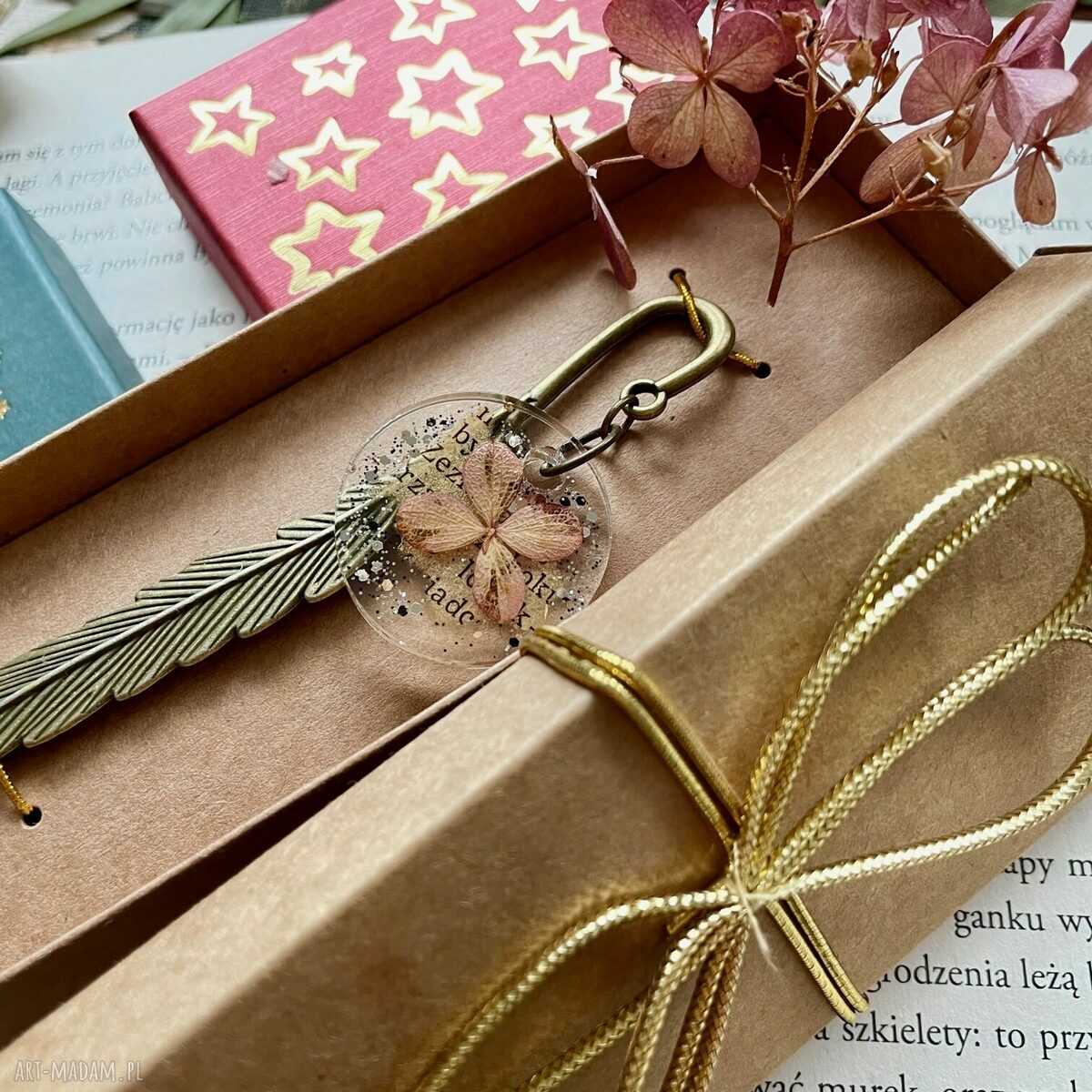 na święta prezenty: Hortensja i Magiczna Księga zakładka do książki handmade