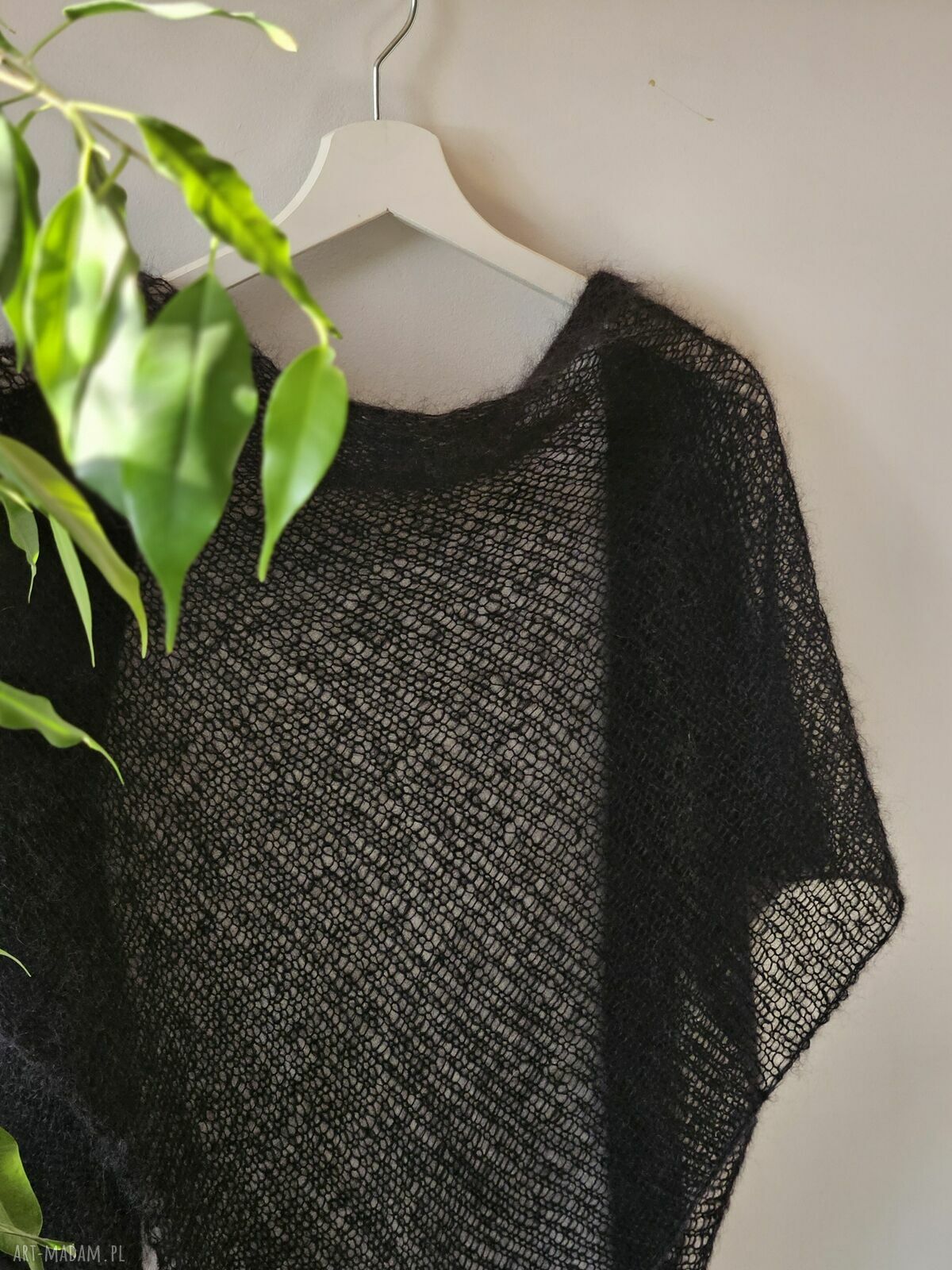 Chusta Mgła na prezent szal z mohair luxe robiony na drutach na Dzień Matki