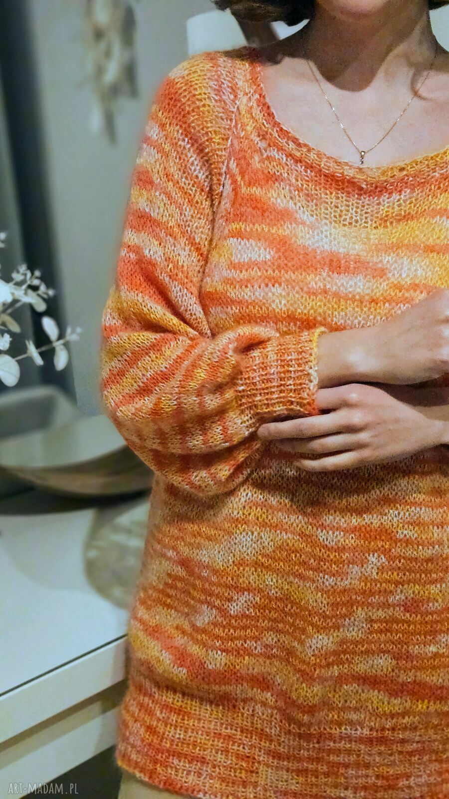 swetry: Lekki sweterek ręcznie robione