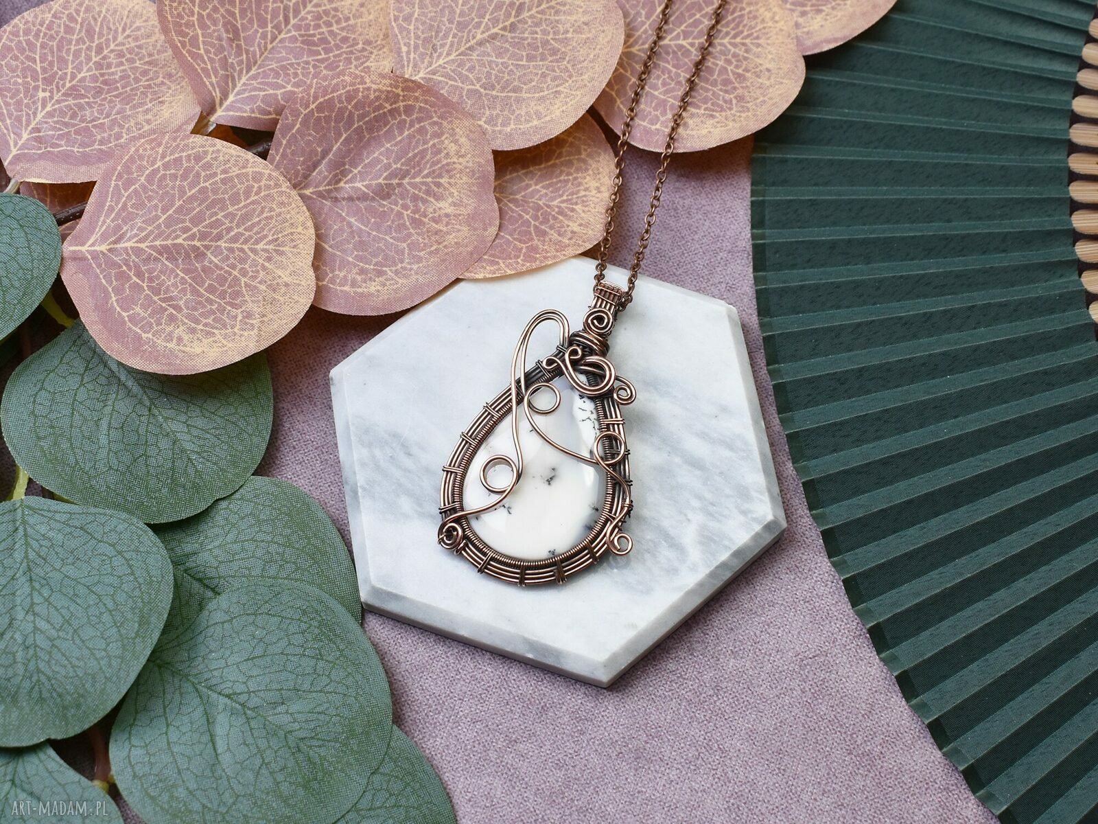 Miedziany wisiorek wire wrapping z opalem dendrytowym #450 art Madam.pl