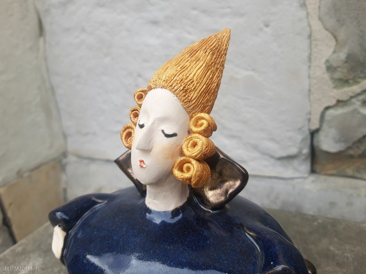 Pojemnik na biżuterię z przykrywką - ceramiczna ozdoba i organizacja w jednym