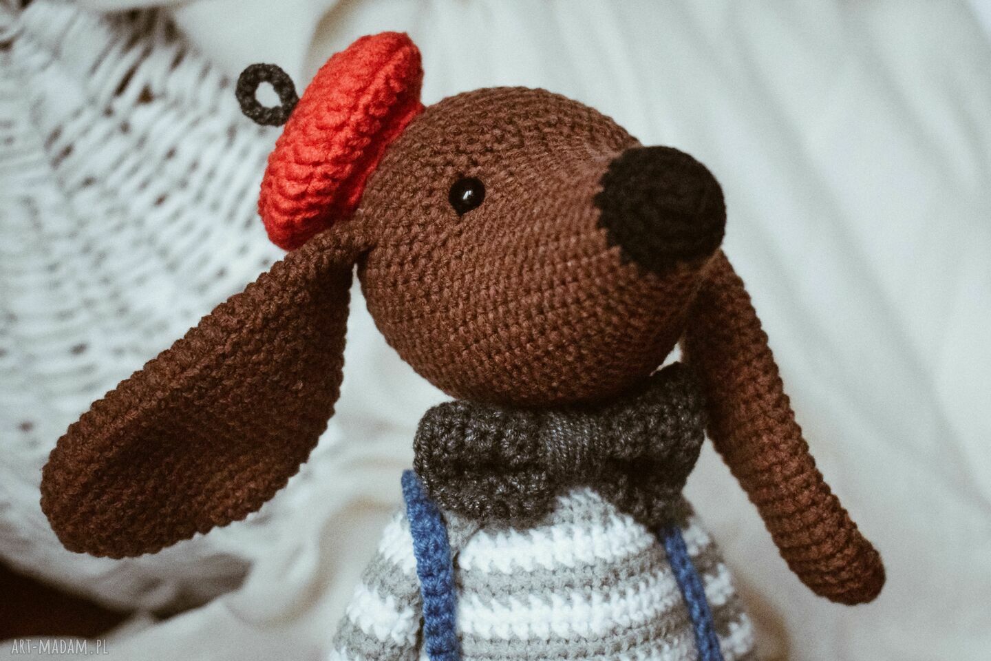 Piesek na szydełku Louis - przytulanka handmade dla dziecka