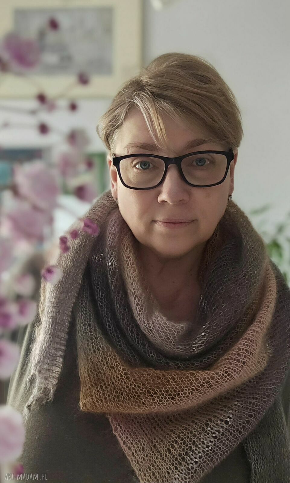 Chusta Mgła z moheru i jedwabiu - duża i lekka, robiona na drutach