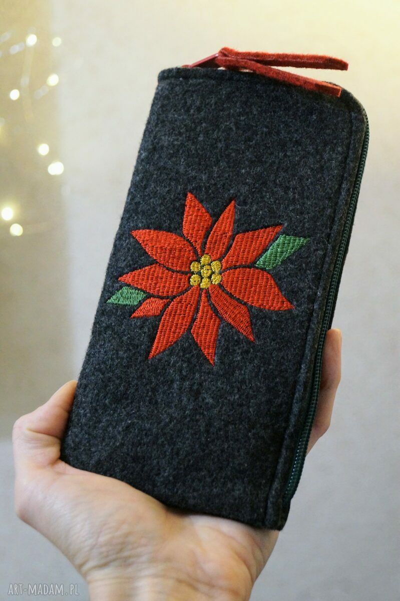 Etui na telefon ze świątecznym motywem - haftowany wilczomlecz (gwiazda betlejemska)