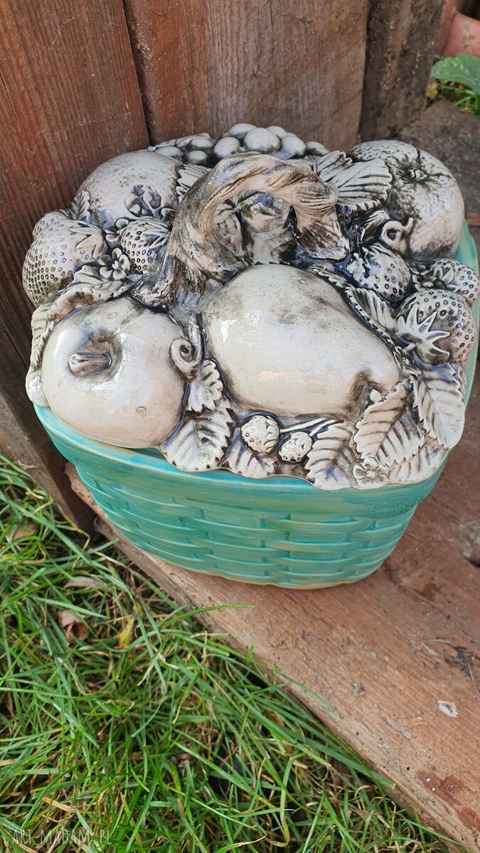 Naczynie ceramiczne do pieczenia i dekoracji z pokrywką