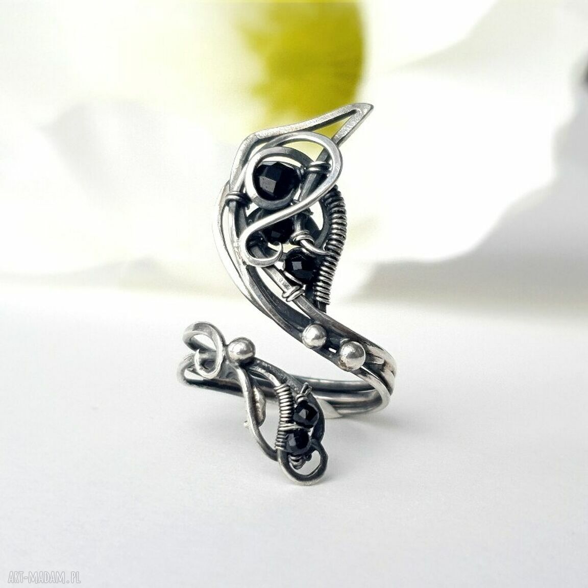 Naja srebrny pierścionek z spinelami, wire wrapping, regulowany