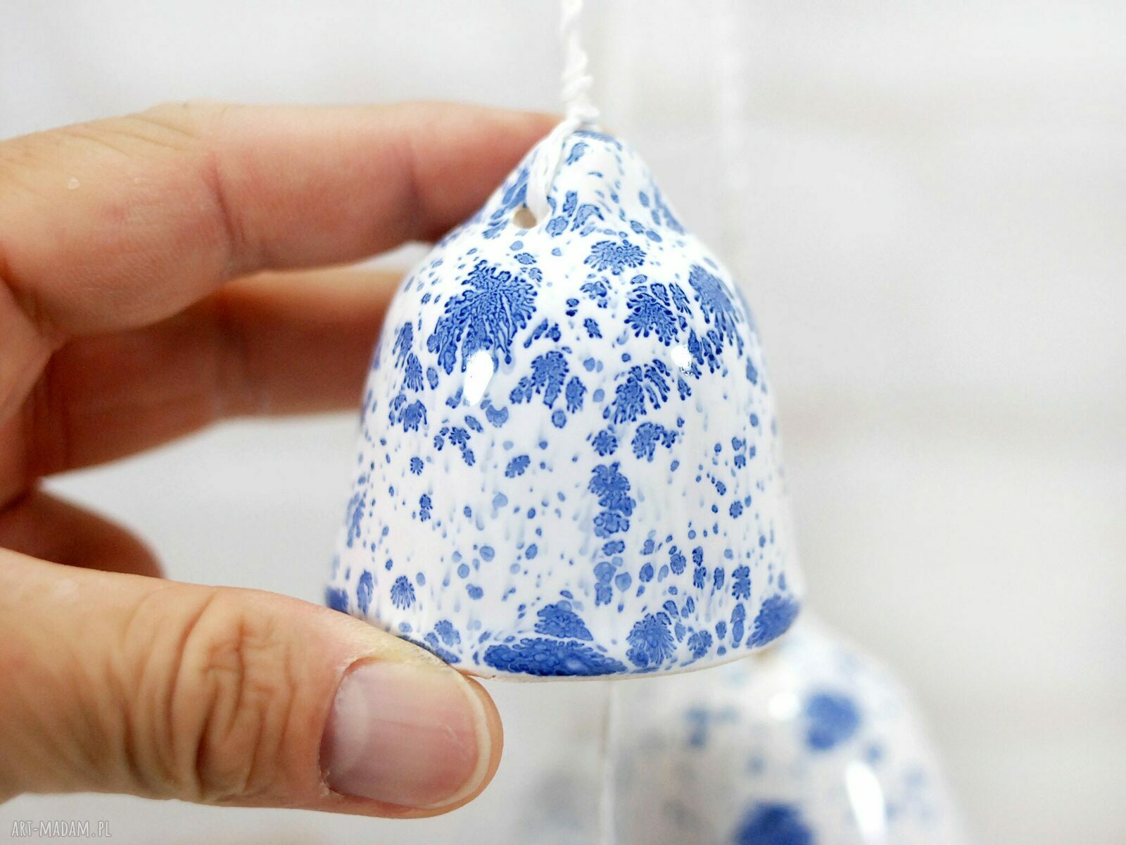 Nakrapiane dzwonki choinkowe „Szron” - ceramiczny zestaw 3 szt.