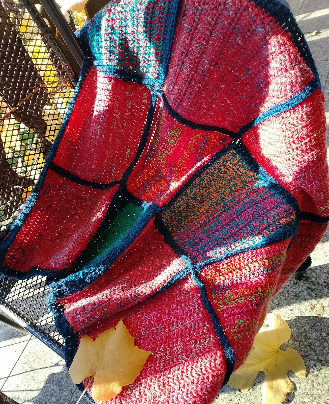 Ciepła narzuta z kwadratów 75x95 cm - rękodzieło w stylu patchwork