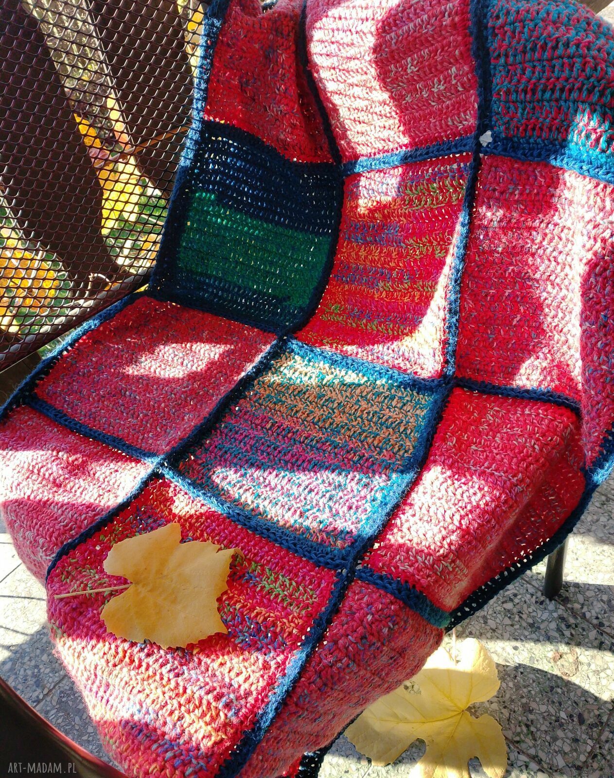 Ciepła narzuta z kwadratów 75x95 cm - rękodzieło w stylu patchwork
