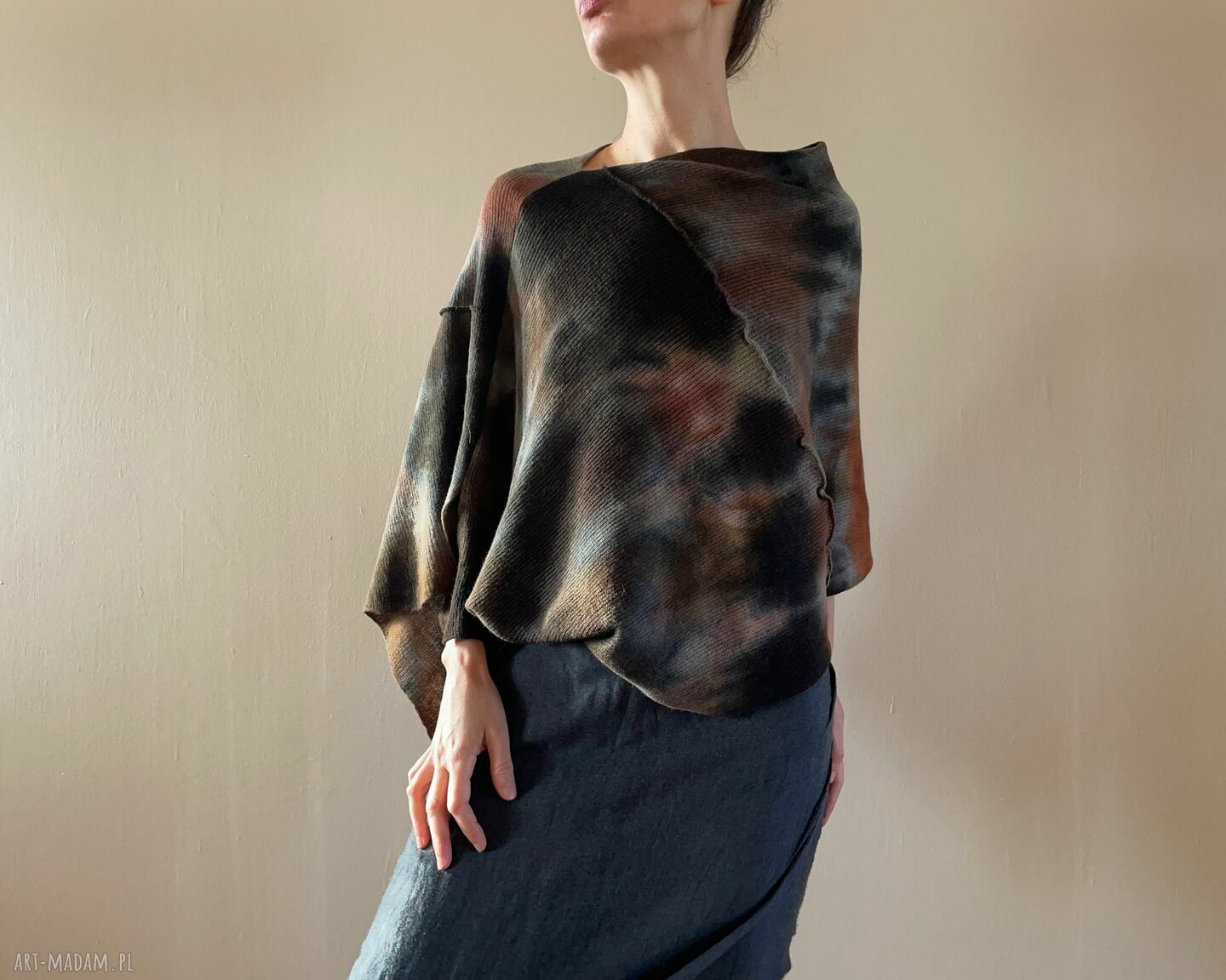 Narzutka z jagnięcej wełny brąz i grafit - ręcznie barwione poncho (one size)