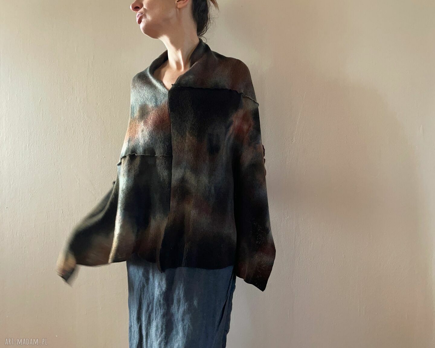 Narzutka z jagnięcej wełny brąz i grafit - ręcznie barwione poncho (one size)