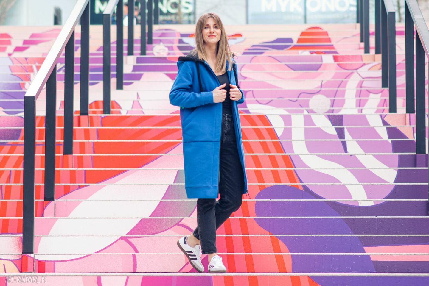 Bluza Women Nina Nashani - niebieska oversize z grafiką na plecach