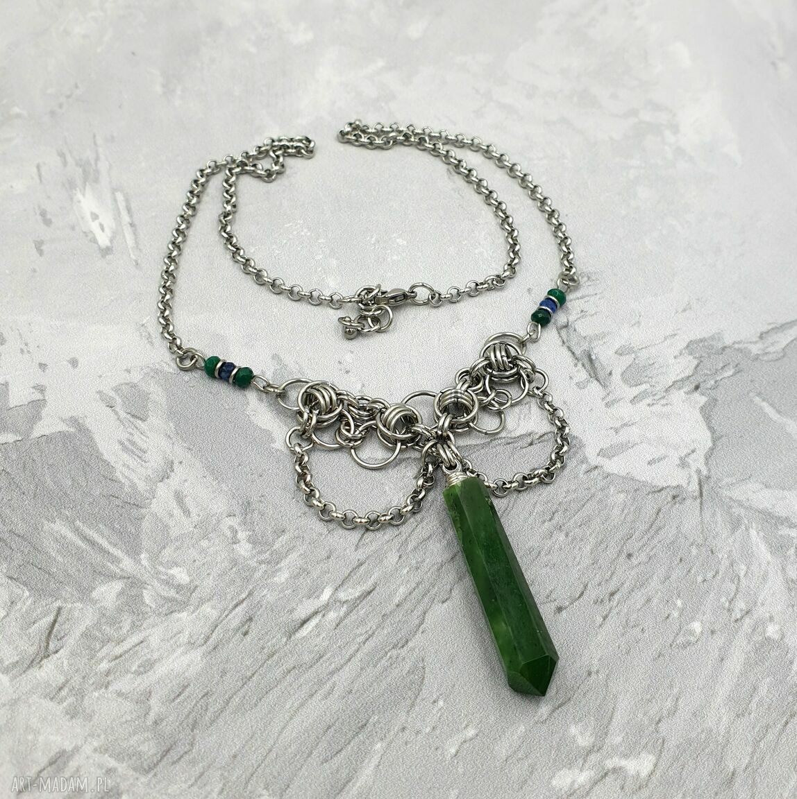 Naszyjnik chainmaille z nefrytem, jadeitem i kianitem w stali szlachetnej
