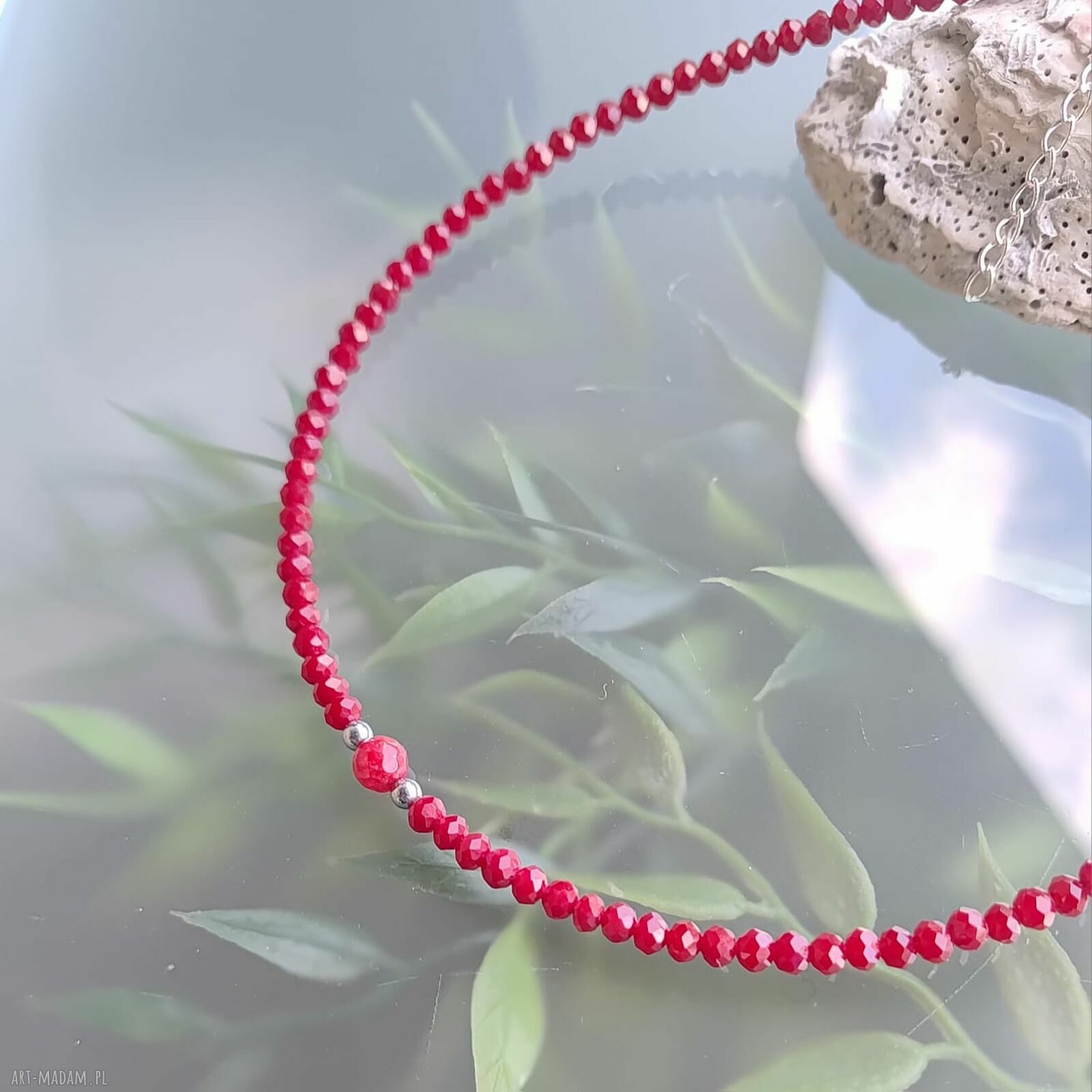 Naszyjnik choker z kwarcu bordowego - delikatny minimalizm