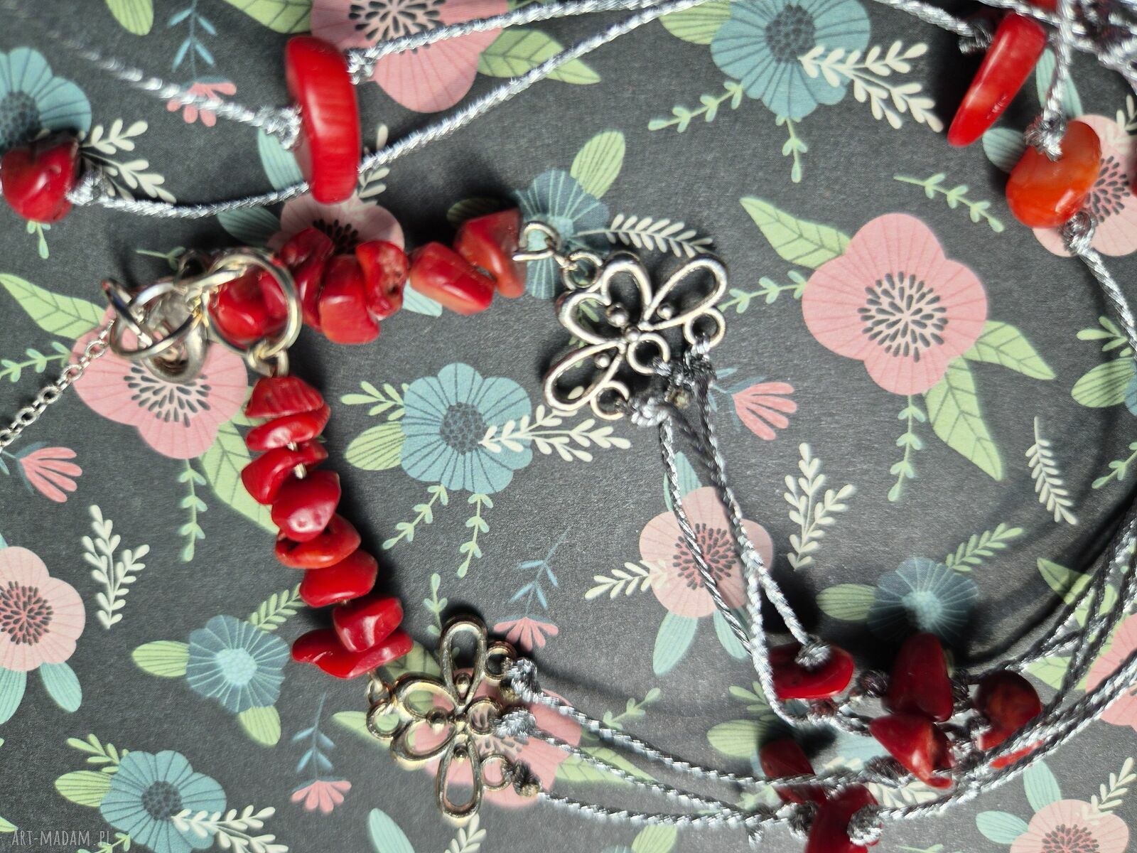 Delikatny naszyjnik boho z koralem - Box x1